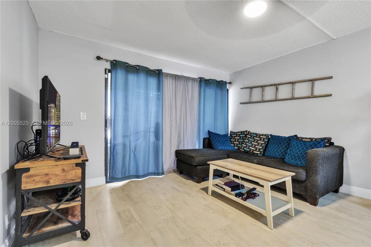 3777 NW 78th Ave, Unit 15A, Davie, FL 33024 Photo