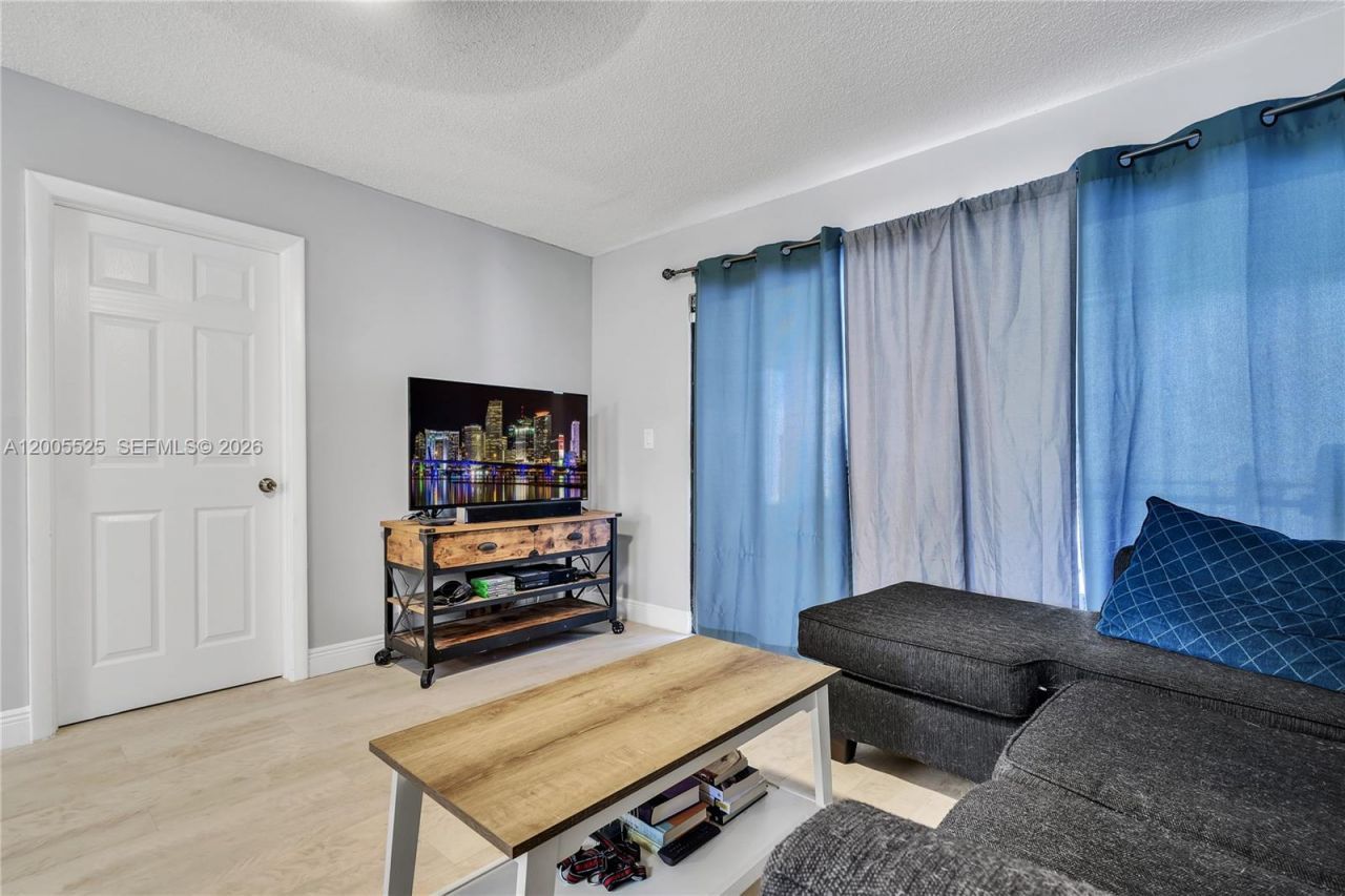 3777 NW 78th Ave, Unit 15A, Davie, FL 33024 Photo