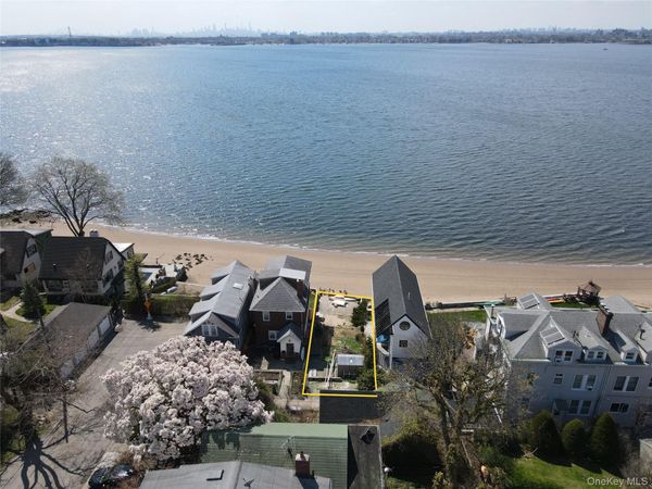 83 Rochelle , Bronx, NY 10465