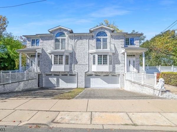 4 Maple Ave, Waldwick, NJ 07463