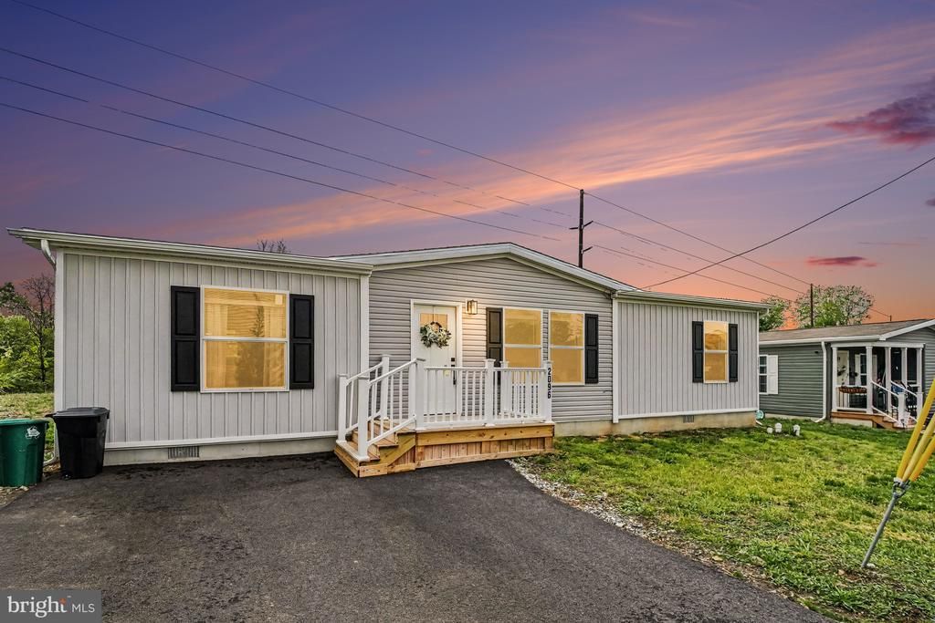 2096 SCULL STREET , LEBANON, PA 17046