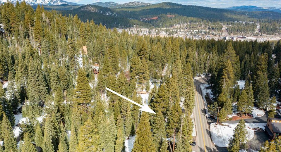 10694 Ponderosa Drive, Truckee, CA 96161 Photo