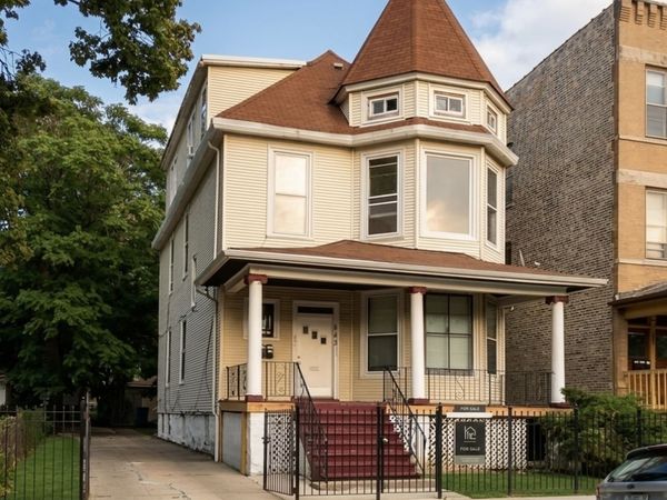 843 N Waller Avenue , Chicago, IL 60651
