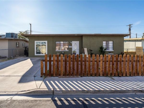 705 Harvard Street , Las Vegas, NV 89107