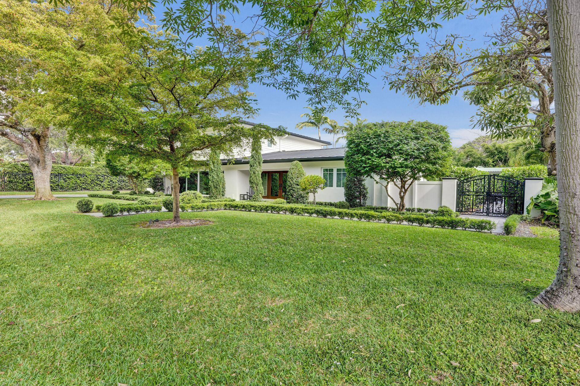 2421 NE 12th Street, Fort Lauderdale, FL 33304 Photo