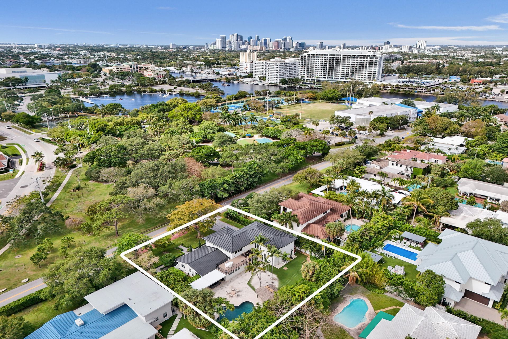2421 NE 12th Street, Fort Lauderdale, FL 33304 Photo
