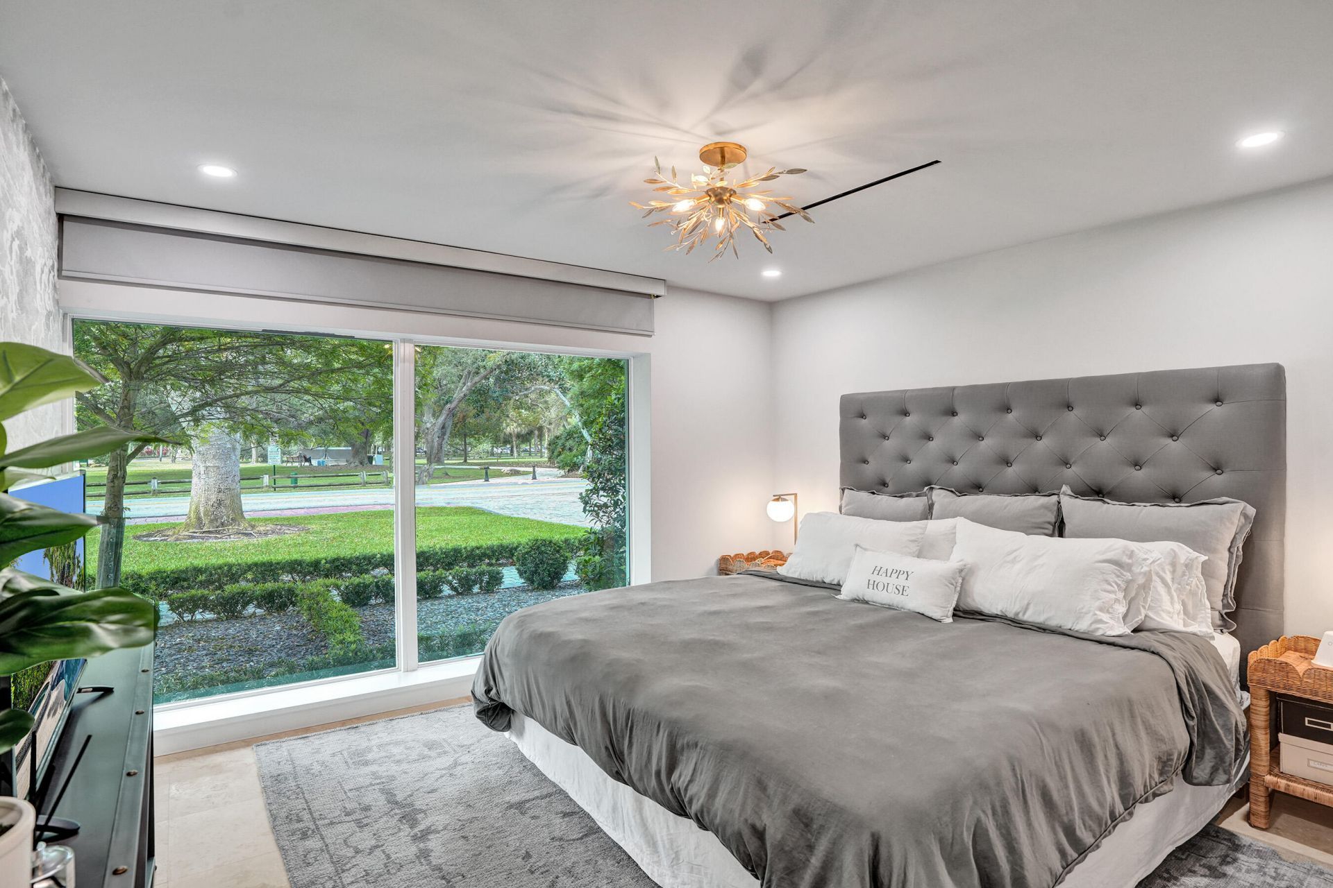 2421 NE 12th Street, Fort Lauderdale, FL 33304 Photo