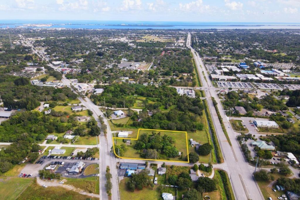 3805 Okeechobee Road, Fort Pierce, FL 34982 Photo