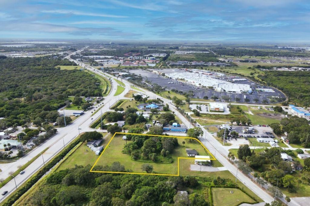 3805 Okeechobee Road, Fort Pierce, FL 34982 Photo