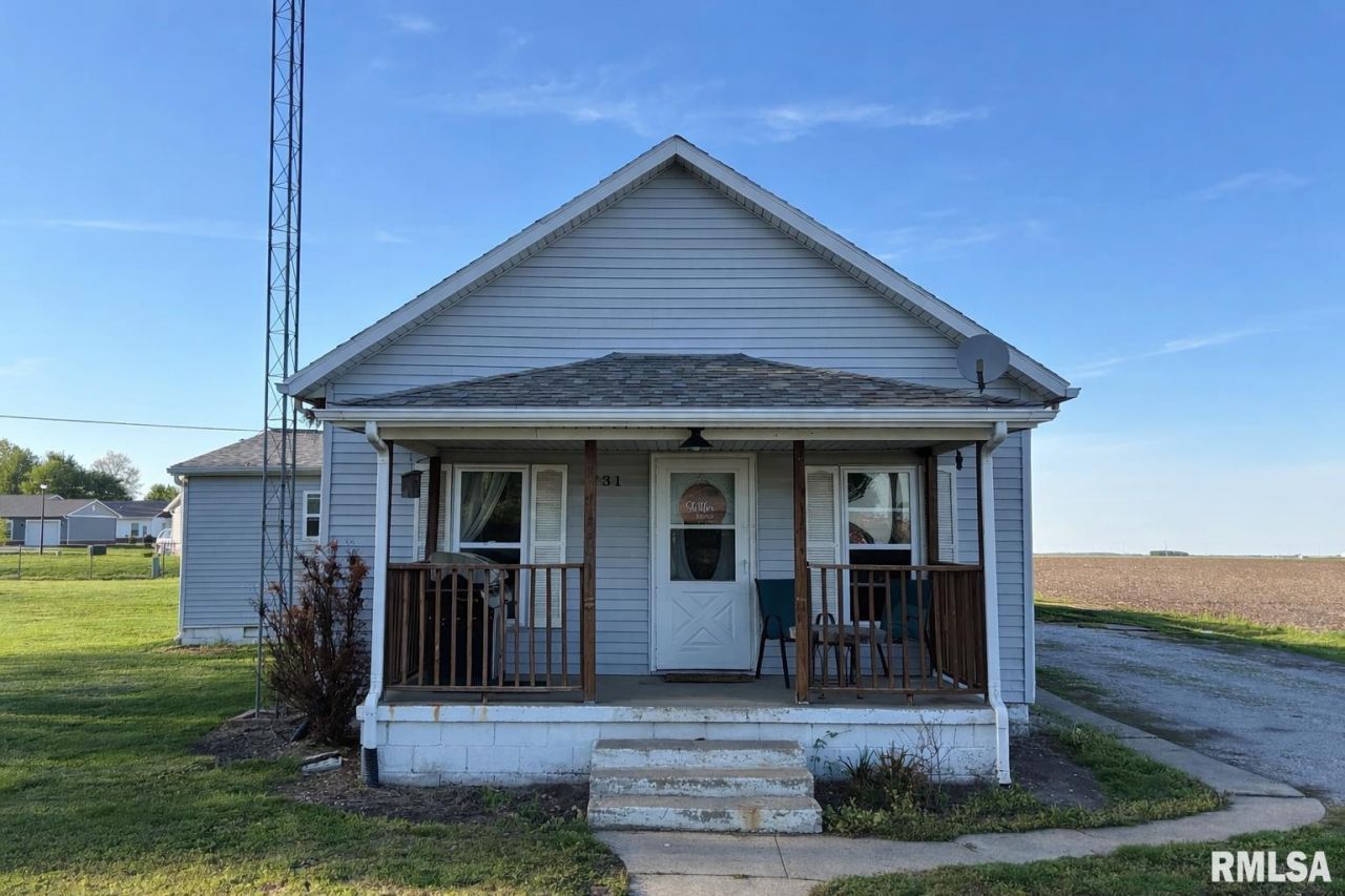 731 E Jackson Street, Virden, IL 62690 Main Photo