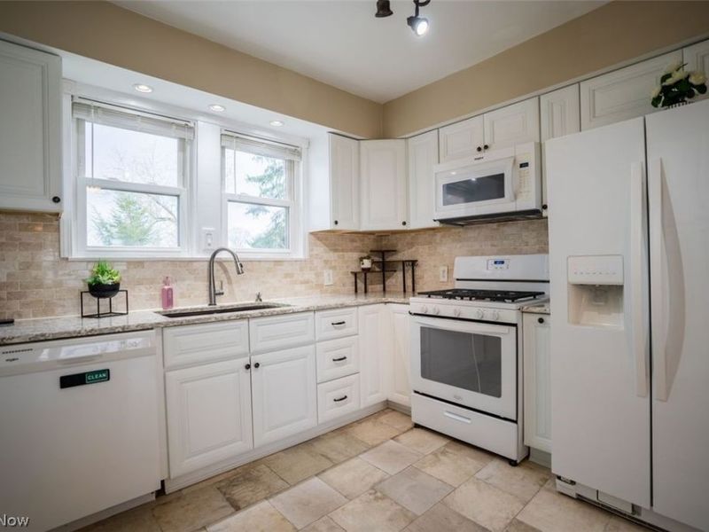 3390 Charles Street, Cuyahoga Falls, OH 44221 Photo 7