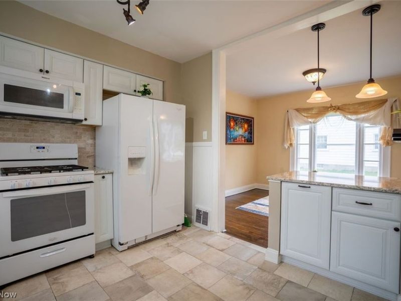 3390 Charles Street, Cuyahoga Falls, OH 44221 Photo 8