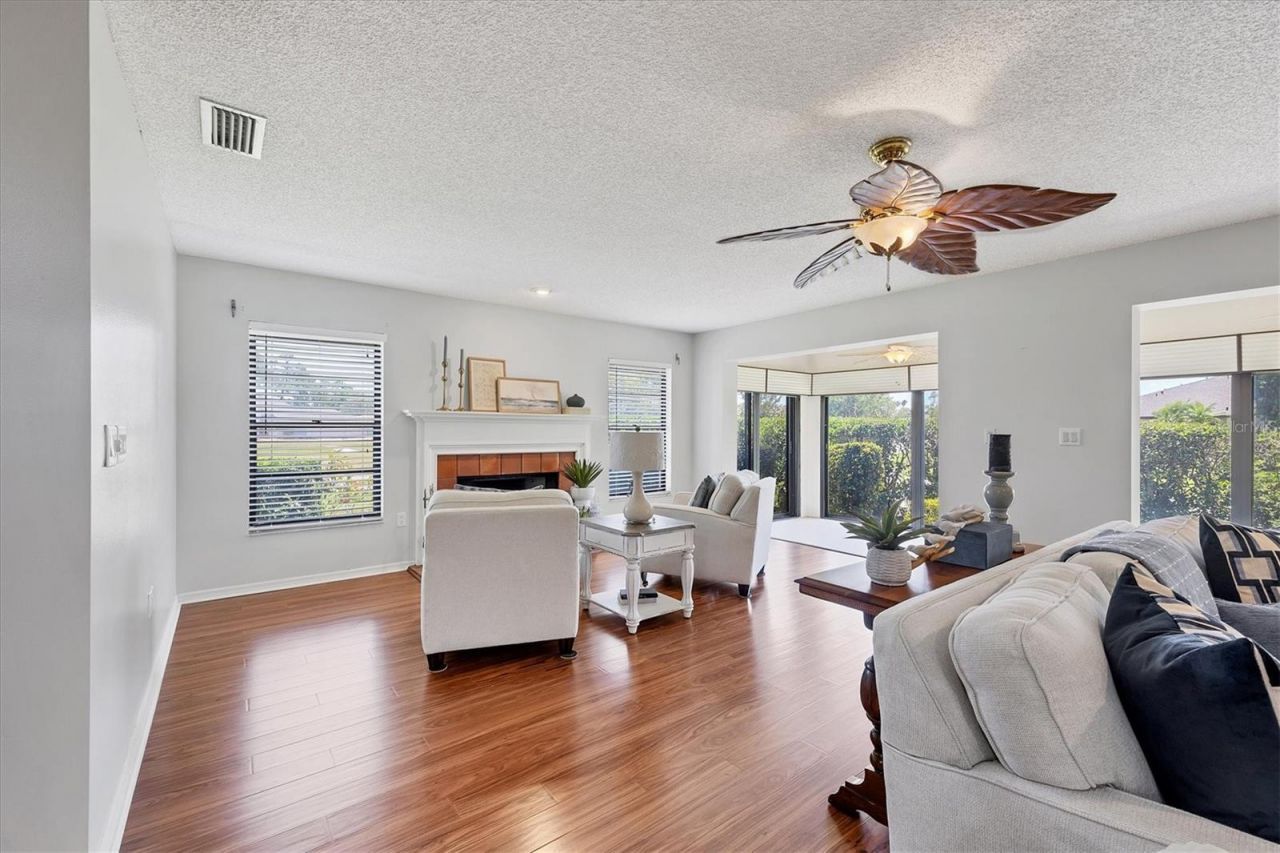 7374 Royal Birkdale Drive, Unit 15D, Sarasota, FL 34238 Photo