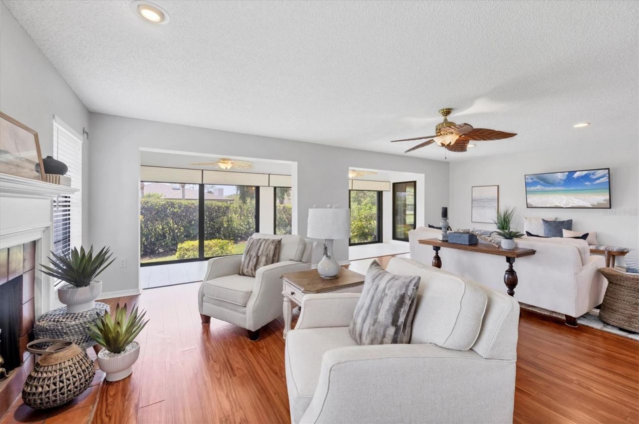 7374 Royal Birkdale Drive, Unit 15D, Sarasota, FL 34238 Photo