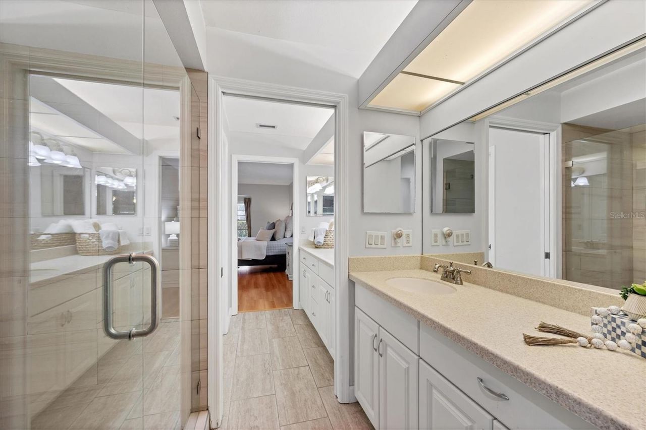 7374 Royal Birkdale Drive, Unit 15D, Sarasota, FL 34238 Photo