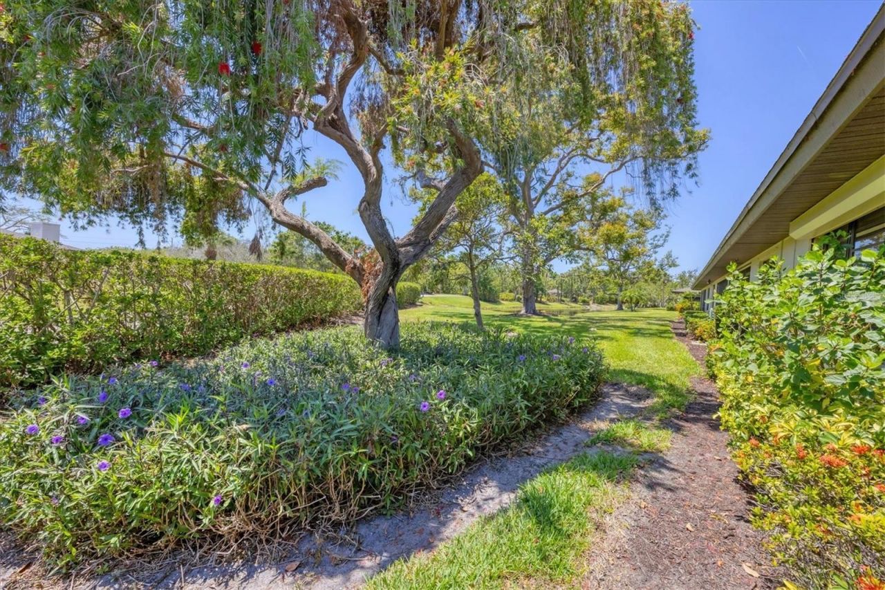 7374 Royal Birkdale Drive, Unit 15D, Sarasota, FL 34238 Photo