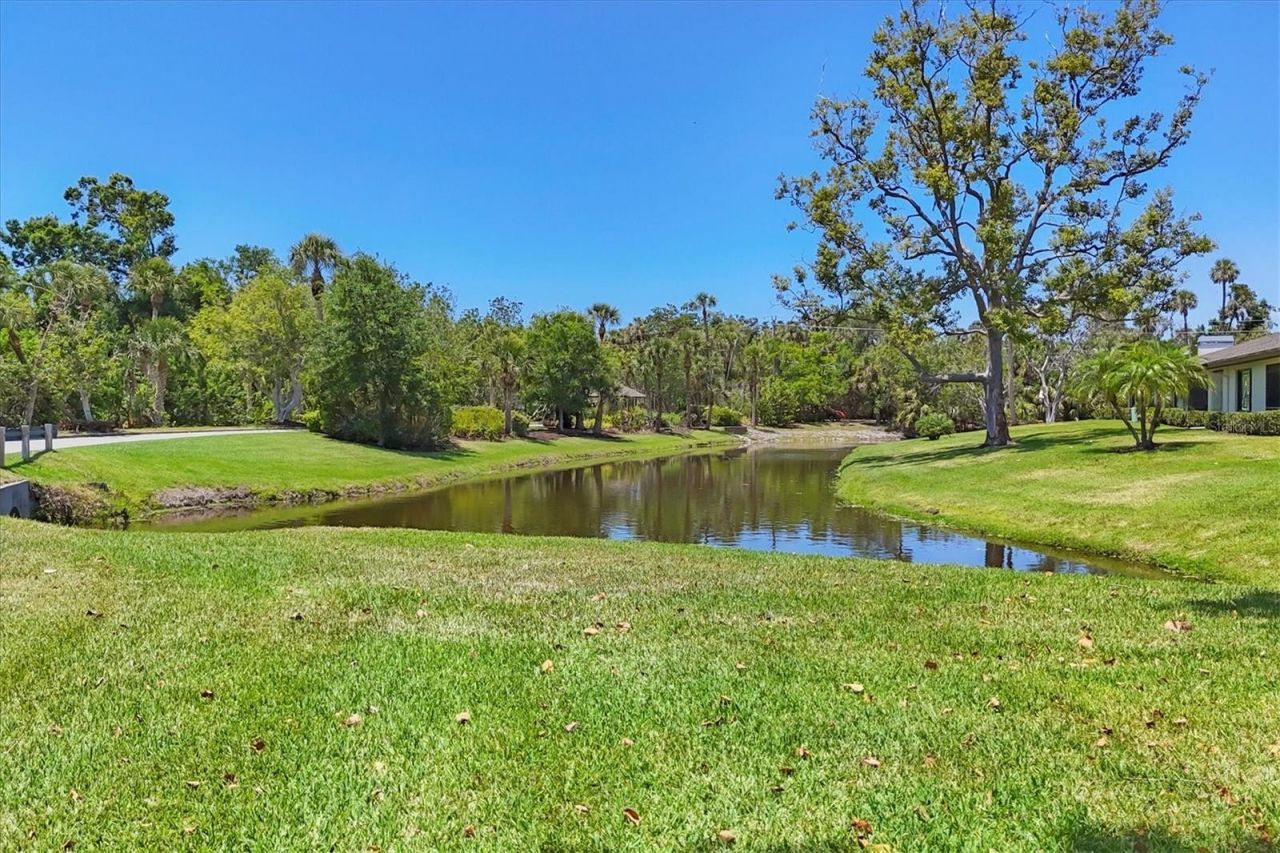 7374 Royal Birkdale Drive, Unit 15D, Sarasota, FL 34238 Photo