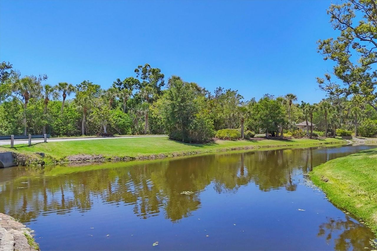7374 Royal Birkdale Drive, Unit 15D, Sarasota, FL 34238 Photo