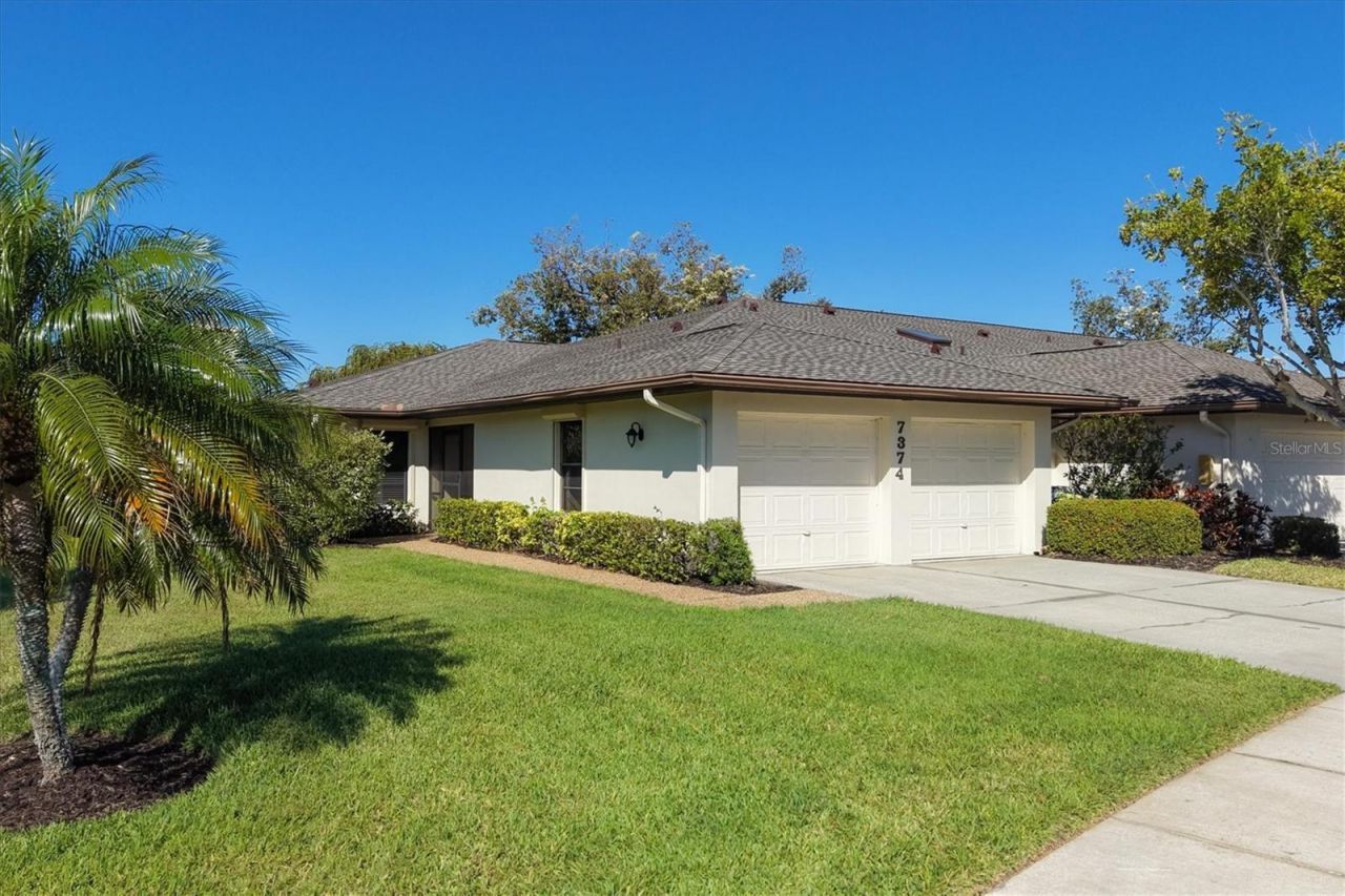 7374 Royal Birkdale Drive, Unit 15D, Sarasota, FL 34238 Photo