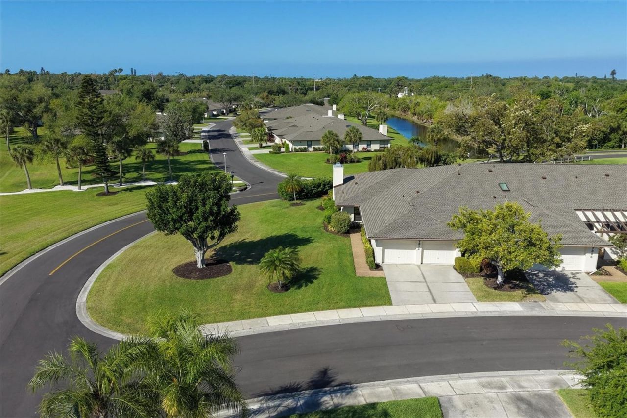 7374 Royal Birkdale Drive, Unit 15D, Sarasota, FL 34238 Photo