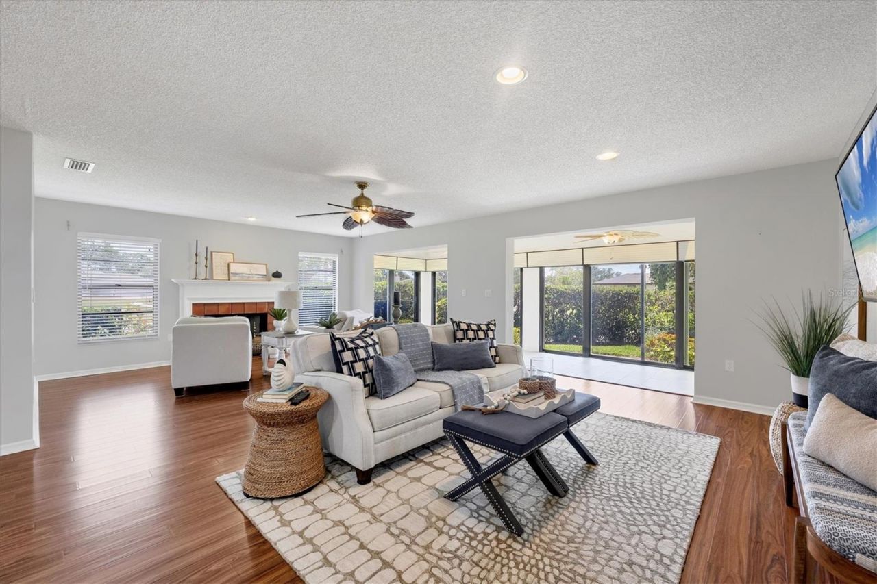 7374 Royal Birkdale Drive, Unit 15D, Sarasota, FL 34238 Photo