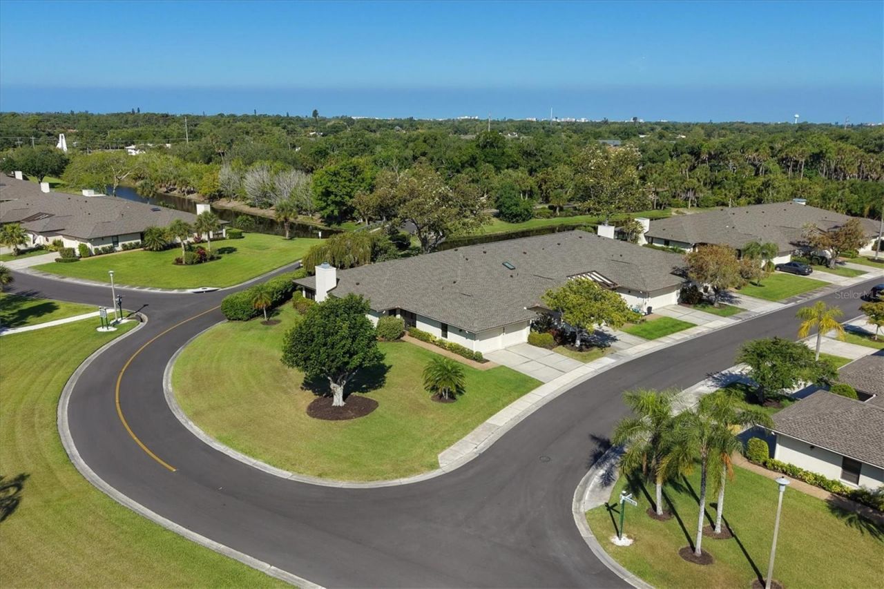 7374 Royal Birkdale Drive, Unit 15D, Sarasota, FL 34238 Photo