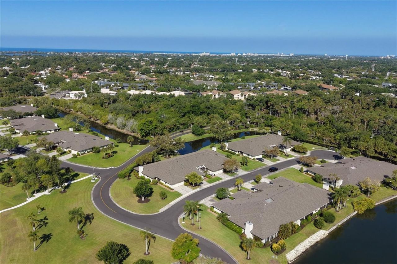 7374 Royal Birkdale Drive, Unit 15D, Sarasota, FL 34238 Photo