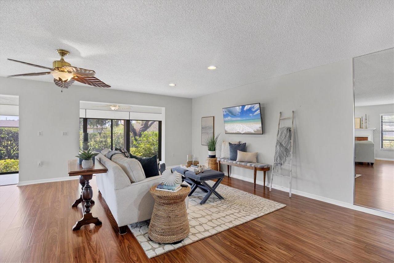 7374 Royal Birkdale Drive, Unit 15D, Sarasota, FL 34238 Photo