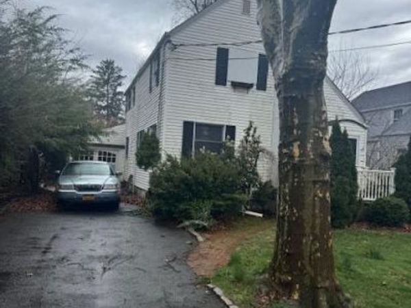 36 Salisbury Avenue, Garden City, NY 11530