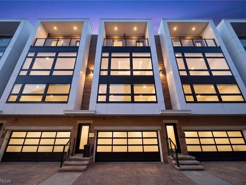 3114 Vine Court, Cleveland, OH 44113 Photo 1