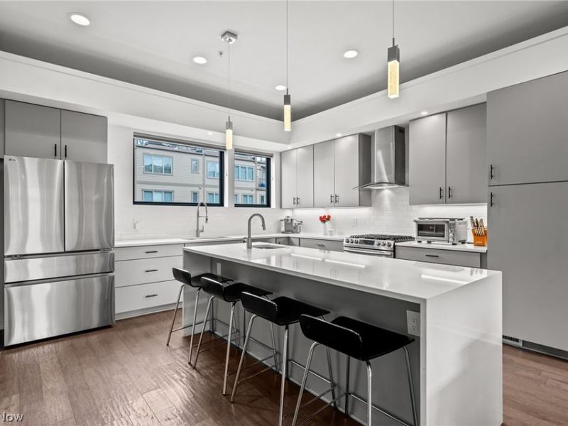 3114 Vine Court, Cleveland, OH 44113 Photo 11