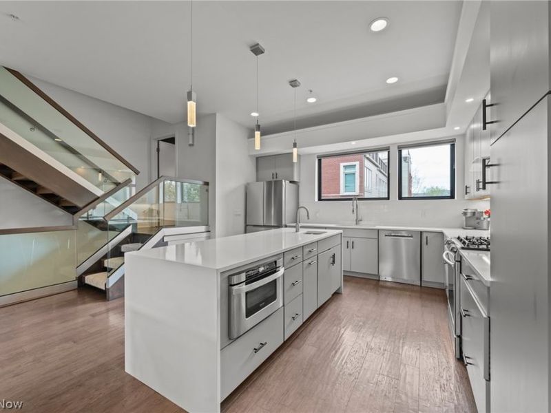 3114 Vine Court, Cleveland, OH 44113 Photo 13