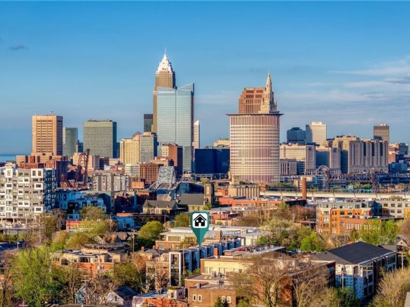 3114 Vine Court, Cleveland, OH 44113 Photo 2