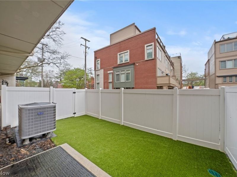 3114 Vine Court, Cleveland, OH 44113 Photo 6