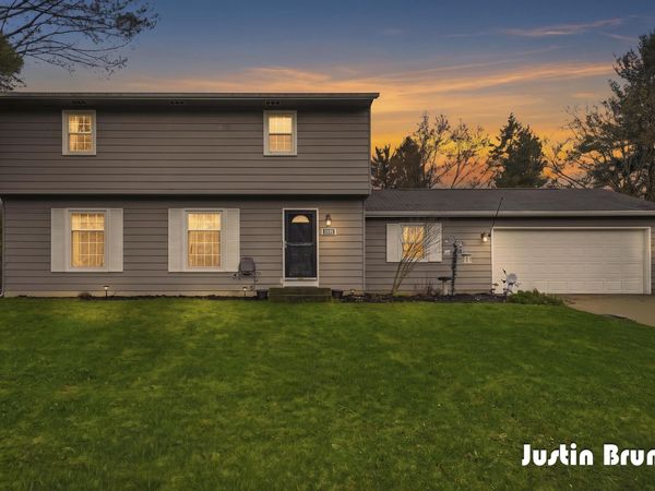 6866 Adaside Drive SE, Ada, MI 49301