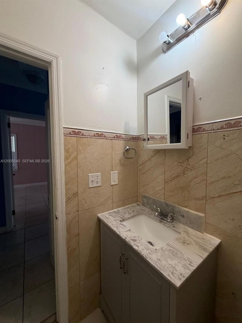2835 SW 37th Ct, Unit 1, Miami, FL 33134 Photo