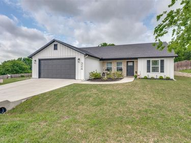 324 Hillcroft Road, Fort Worth, TX 76108