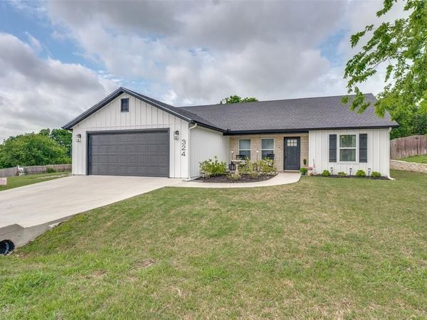 324 Hillcroft Road, Fort Worth, TX 76108