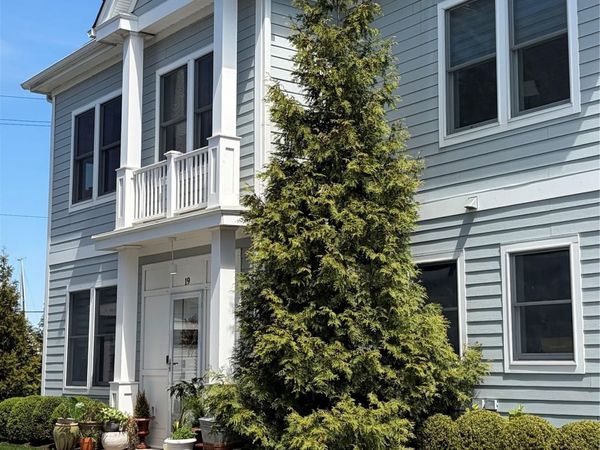 19 Island Point , Unit 19, Bronx, NY 10464