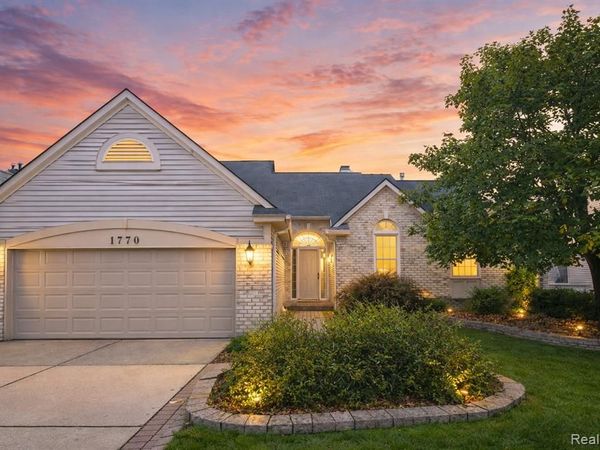 1770 Dogwood Trail , Commerce Twp, MI 48390