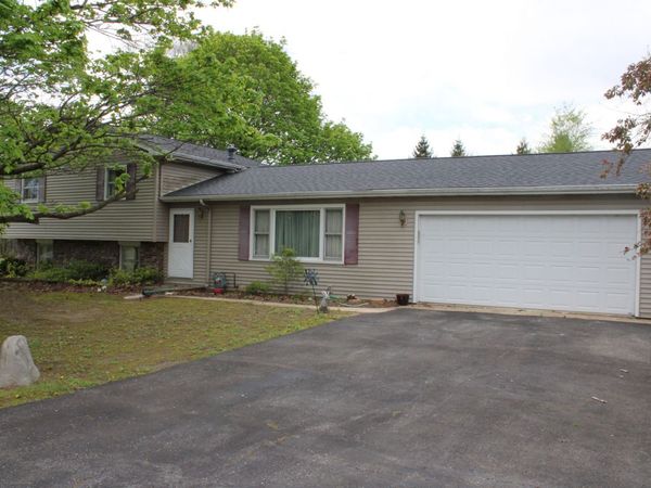 15 W Rickard Drive , Oswego, IL 60543