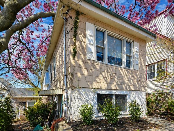 101 Rochelle Street , Bronx, NY 10464