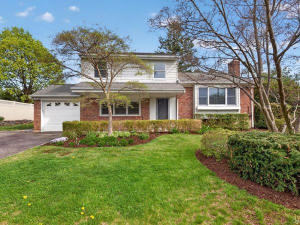 9 Eldridge Place , Glen Cove, NY 11542