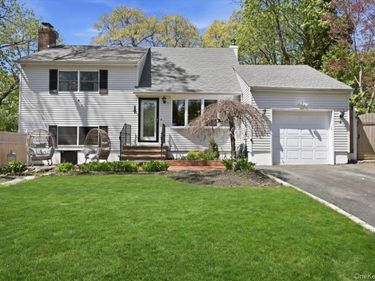 3 Layne Way, Northport, NY 11768