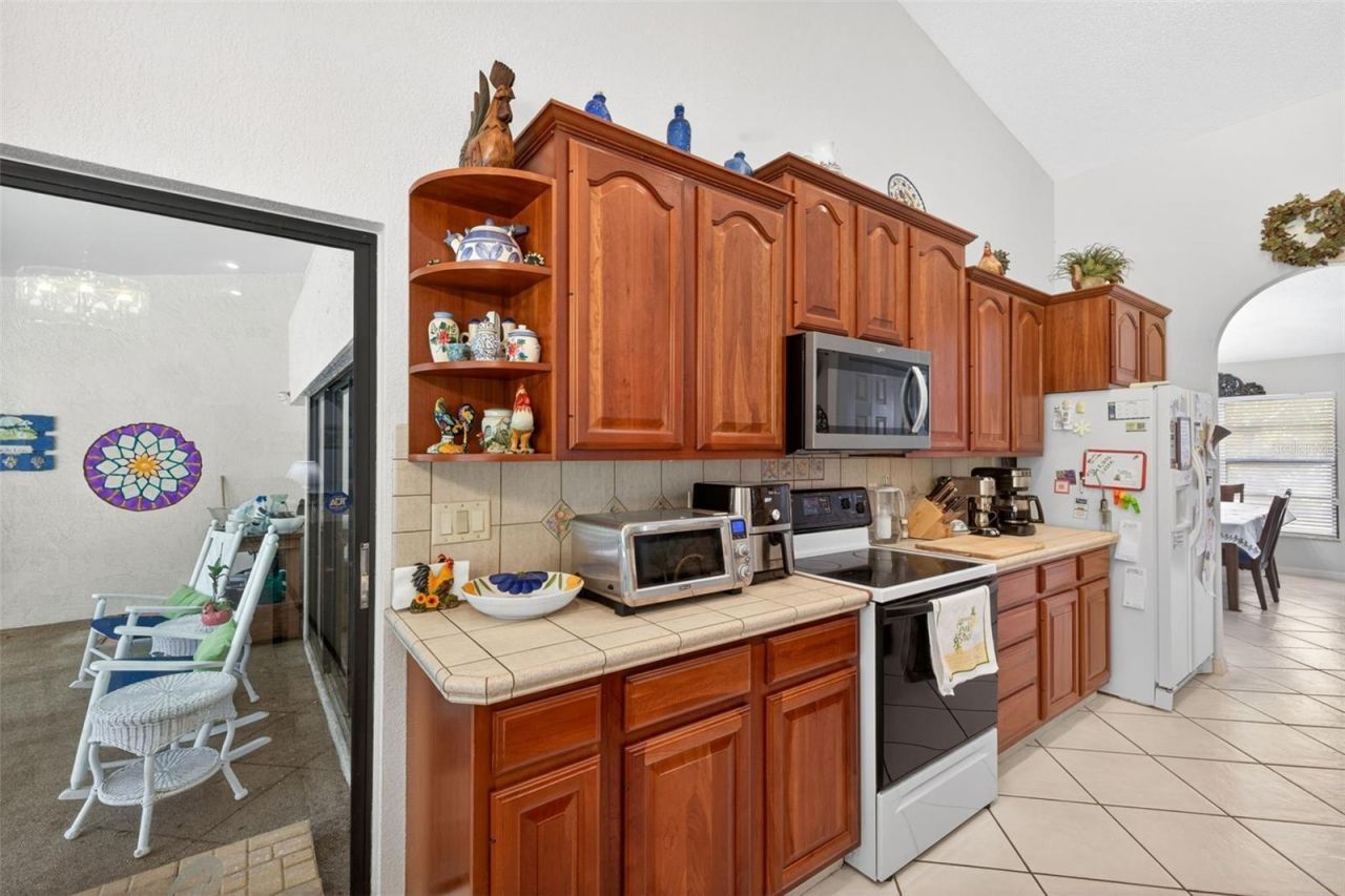 5035 Barrowe Drive, Tampa, FL 33624 Photo