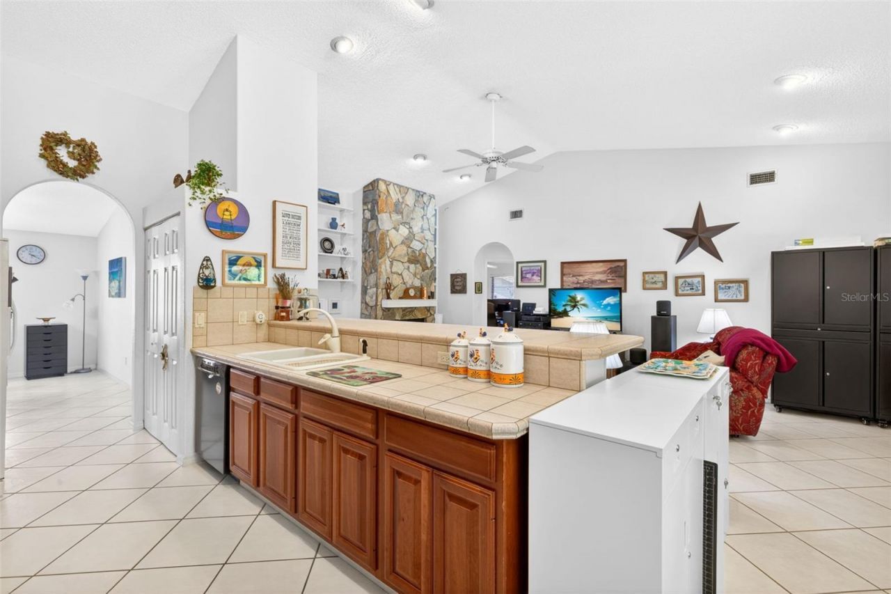 5035 Barrowe Drive, Tampa, FL 33624 Photo