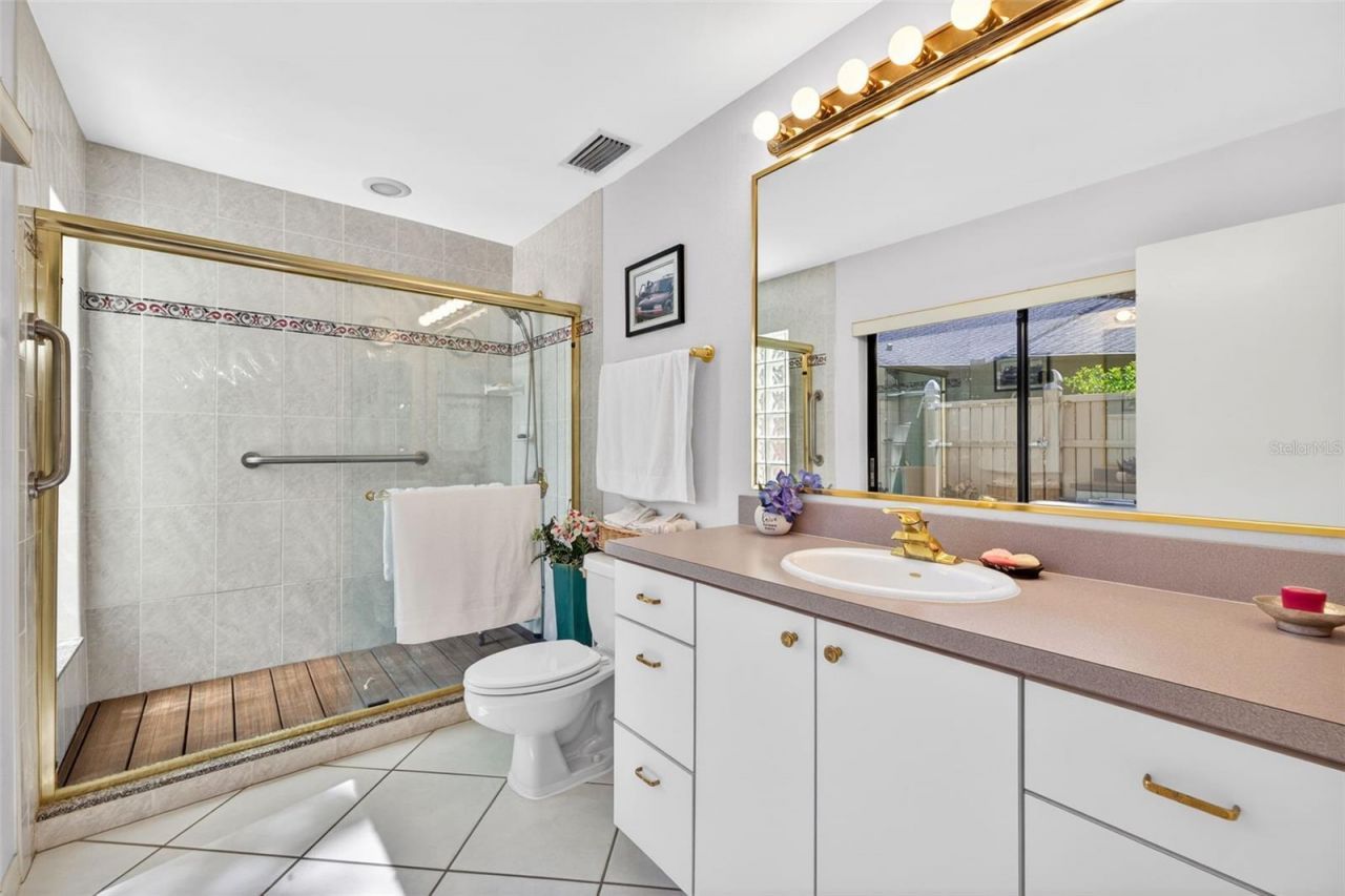 5035 Barrowe Drive, Tampa, FL 33624 Photo