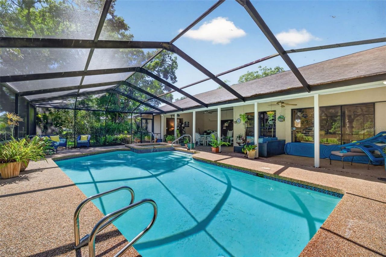 5035 Barrowe Drive, Tampa, FL 33624 Photo
