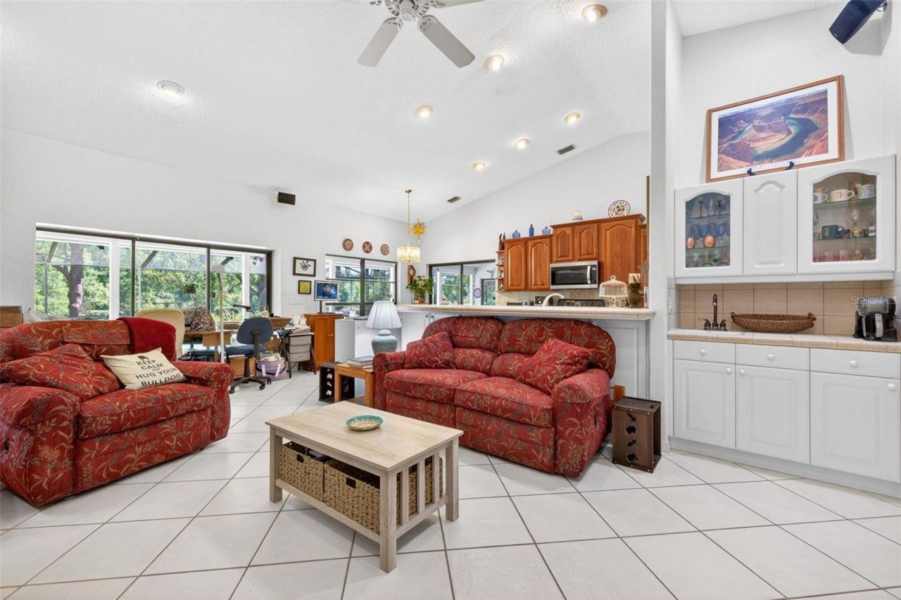 5035 Barrowe Drive, Tampa, FL 33624 Photo