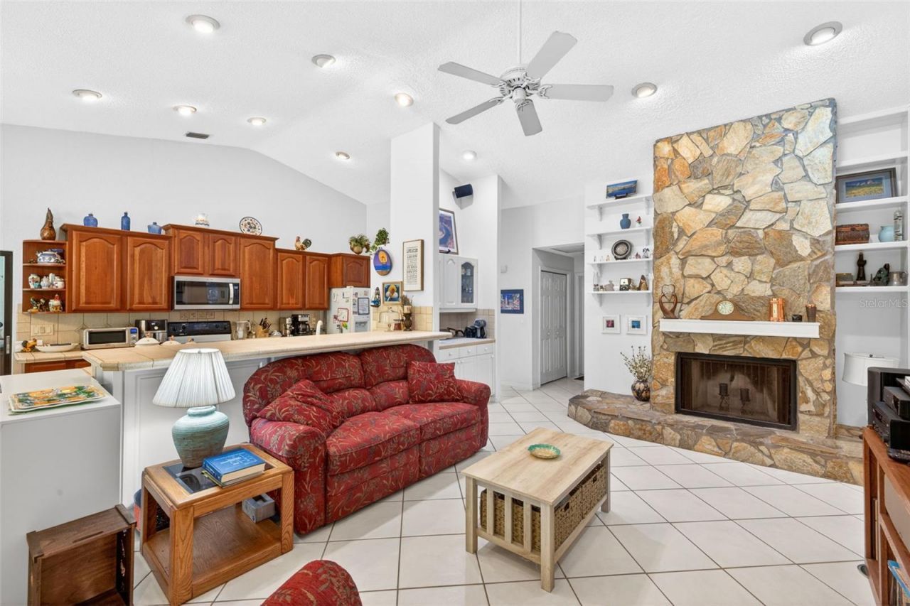 5035 Barrowe Drive, Tampa, FL 33624 Photo